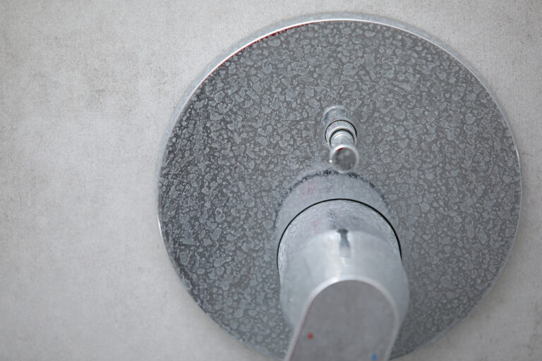 Read more about the article Limescale stains in your shower